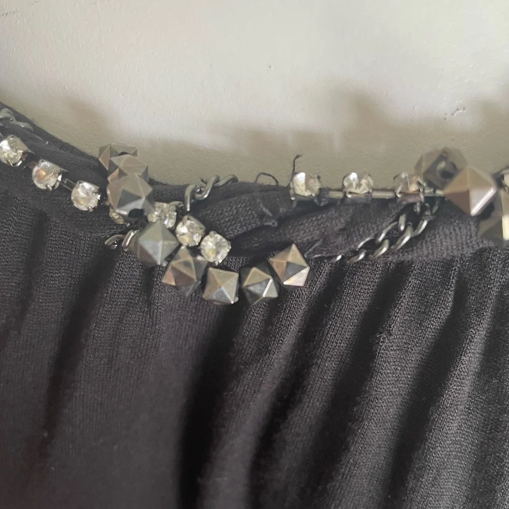 Rock & Republic Cold Shoulder Black Top with embedded necklace Size Small